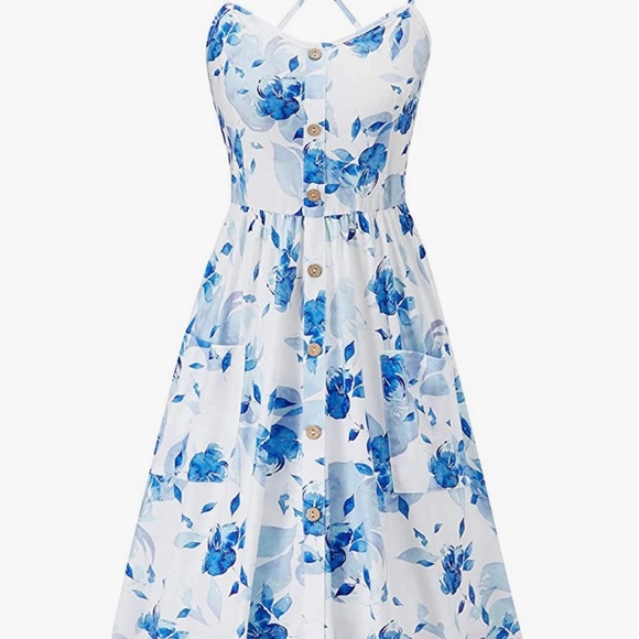 White dress with blue flowers perfect for summer vacation - Picture 5 of 6